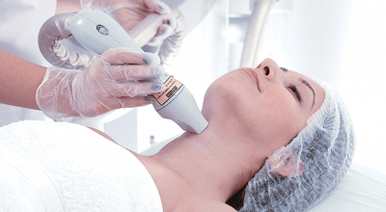 How is fractional facial skin rejuvenation performed
