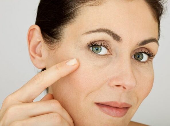 Cosmetic procedures after 45 years are aimed at increasing skin moisture