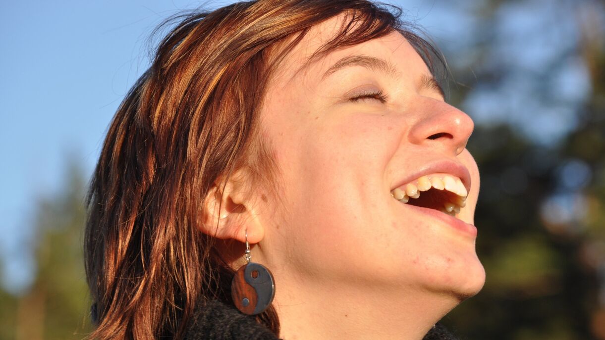 Facial wrinkles disappear when the emotion “disappears”